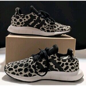 Adidas Originals Swift Run Shoes Womens 6  Gray Leopard Print Running BD7962 LNC